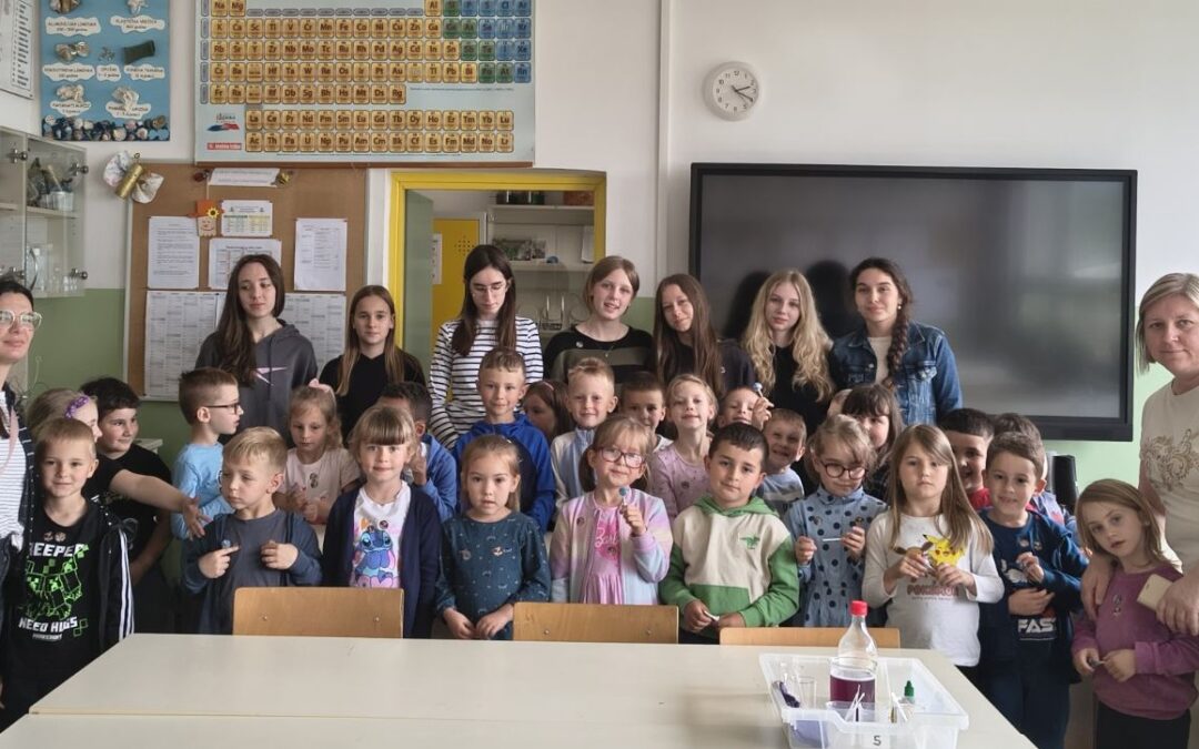 Veliki uče malene