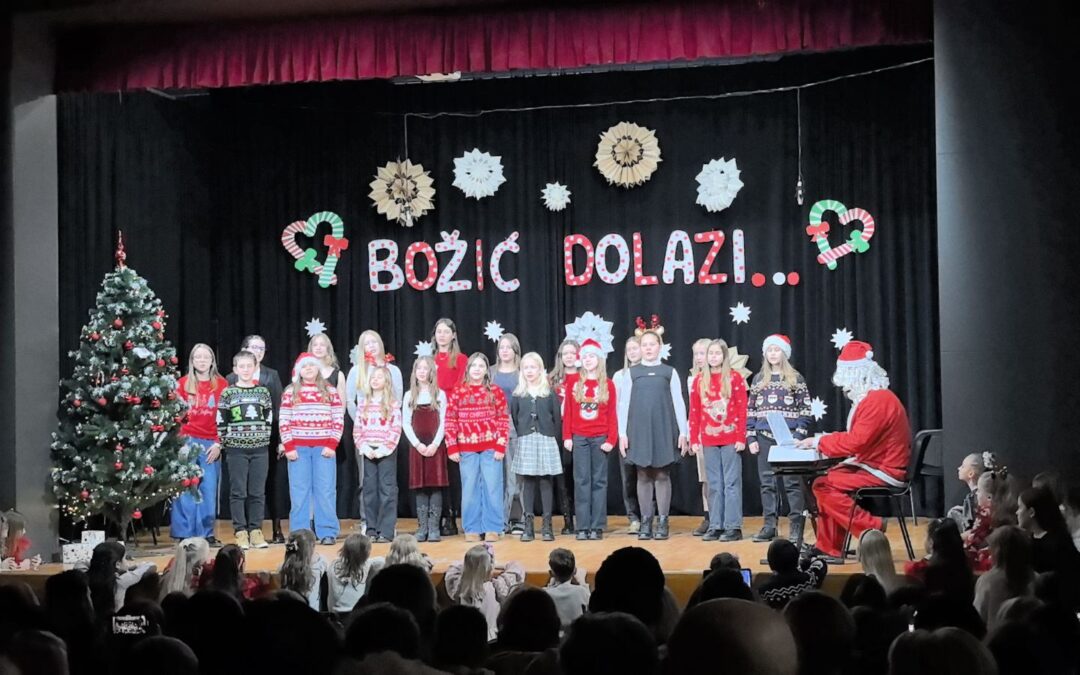 Božićna priredba ispunila Dom kulture u Maloj Subotici